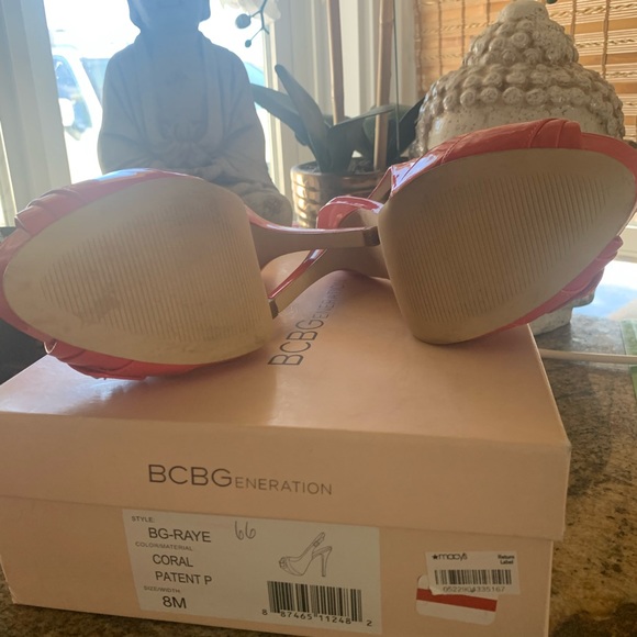 BCBG Coral Patent heels with wedge. Worn once 💕original box - Picture 4 of 7